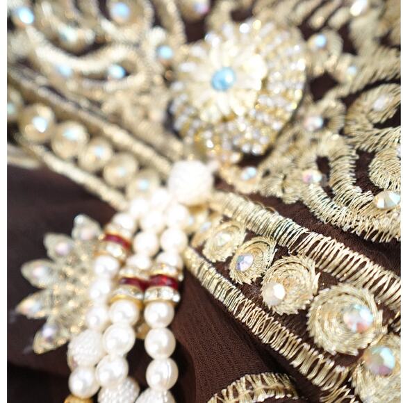 Ornate Gold appliques on Brown Kufta Dress/Saree Blouse - Picture 5 of 9